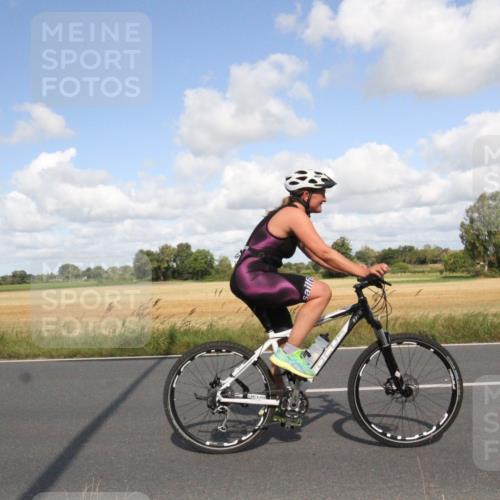 25.08.2024 - Elbe Triathlon Hamburg Fuchs,  Jonas http://msf.ph/oto/6838488 25.08.2024 10:53:21 Radfahren 1554, 1572, 1579, 1475, 1573 meine-sportfotos.de