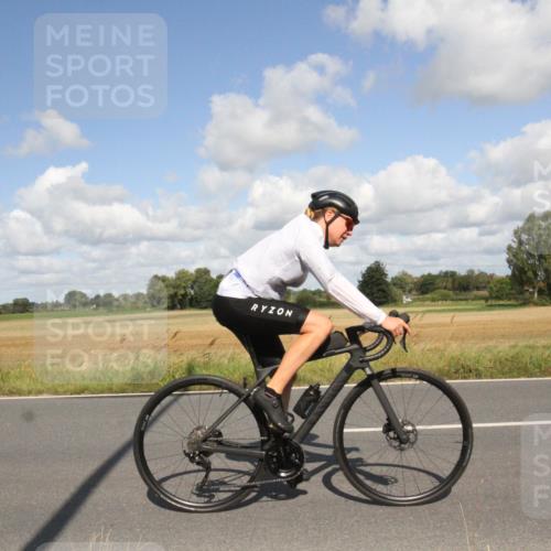 25.08.2024 - Elbe Triathlon Hamburg Fuchs,  Jonas http://msf.ph/oto/6838517 25.08.2024 10:53:28 Radfahren 1554, 1572, 1579, 1475, 1573, 1544, 1591, 1435 meine-sportfotos.de