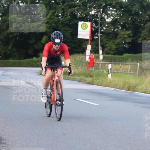 25.08.2024 - Elbe Triathlon Hamburg Fuchs,  Jonas http://msf.ph/oto/6838518 25.08.2024 08:53:26 Radfahren 121, 120 meine-sportfotos.de