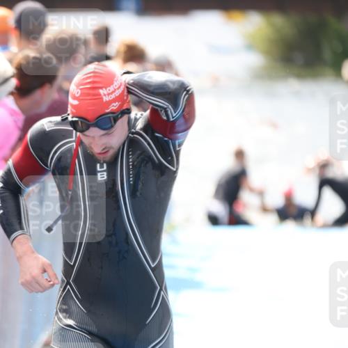 25.08.2024 - Elbe Triathlon Hamburg H.Heesch http://msf.ph/oto/6838526 25.08.2024 14:05:06 Schwimmen 1, 2, 8, 14, 25, 26, 31 meine-sportfotos.de