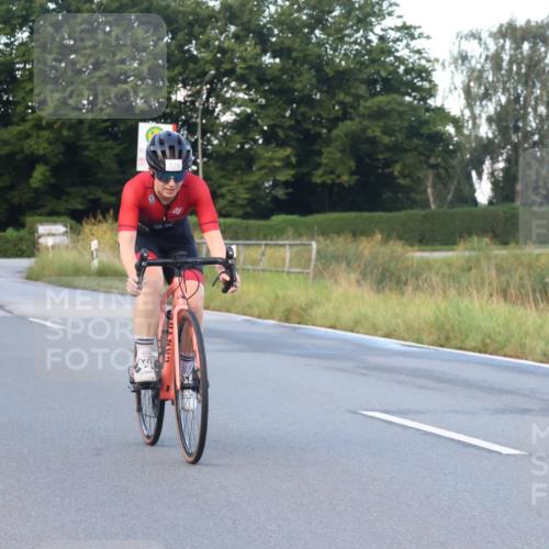25.08.2024 - Elbe Triathlon Hamburg Fuchs,  Jonas http://msf.ph/oto/6838527 25.08.2024 08:53:27 Radfahren 121, 120 meine-sportfotos.de