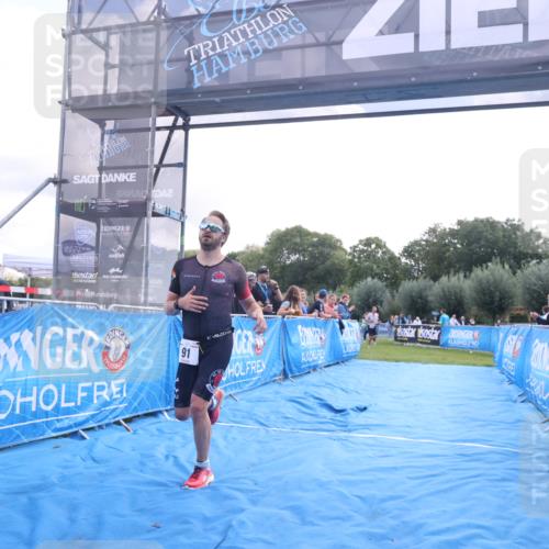 25.08.2024 - Elbe Triathlon Hamburg H.Heesch http://msf.ph/oto/6838528 25.08.2024 10:23:56 Ziel 91 meine-sportfotos.de