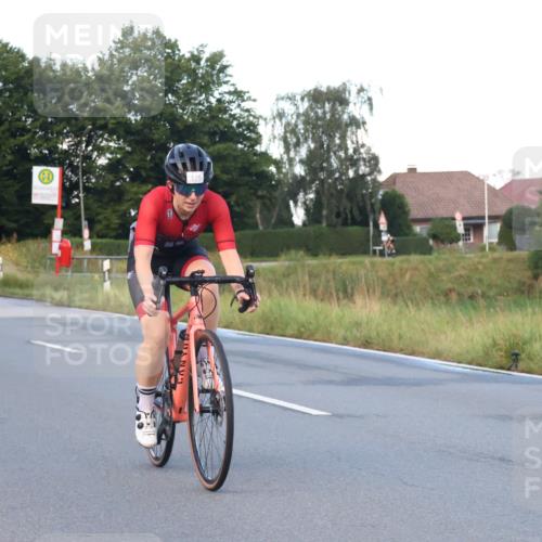 25.08.2024 - Elbe Triathlon Hamburg Fuchs,  Jonas http://msf.ph/oto/6838537 25.08.2024 08:53:27 Radfahren 121, 120 meine-sportfotos.de
