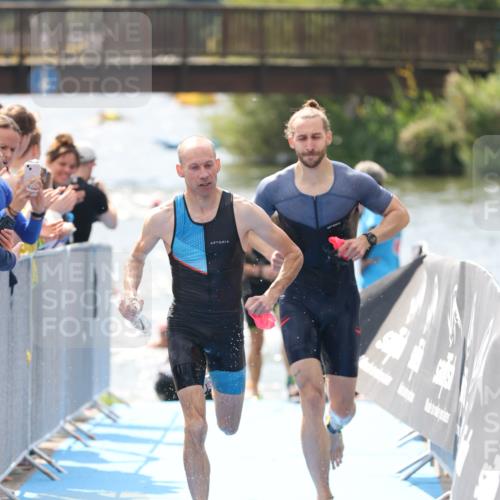 25.08.2024 - Elbe Triathlon Hamburg H.Heesch http://msf.ph/oto/6838539 25.08.2024 14:05:16 Schwimmen 1, 2, 4, 8, 9, 13, 14, 22, 25 meine-sportfotos.de