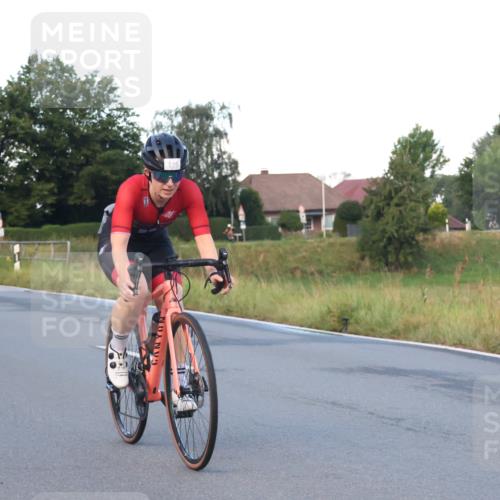 25.08.2024 - Elbe Triathlon Hamburg Fuchs,  Jonas http://msf.ph/oto/6838544 25.08.2024 08:53:27 Radfahren 121, 120 meine-sportfotos.de