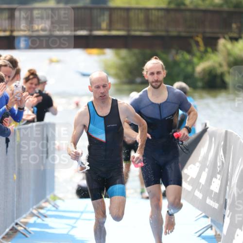 25.08.2024 - Elbe Triathlon Hamburg H.Heesch http://msf.ph/oto/6838553 25.08.2024 14:05:16 Schwimmen 1, 2, 4, 8, 9, 13, 14, 22, 25 meine-sportfotos.de