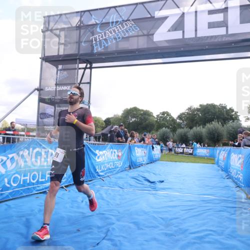 25.08.2024 - Elbe Triathlon Hamburg H.Heesch http://msf.ph/oto/6838561 25.08.2024 10:23:57 Ziel 91 meine-sportfotos.de