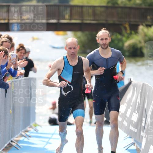 25.08.2024 - Elbe Triathlon Hamburg H.Heesch http://msf.ph/oto/6838572 25.08.2024 14:05:16 Schwimmen 1, 2, 4, 8, 9, 13, 14, 22, 25 meine-sportfotos.de