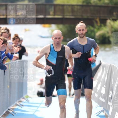 25.08.2024 - Elbe Triathlon Hamburg H.Heesch http://msf.ph/oto/6838576 25.08.2024 14:05:16 Schwimmen 1, 2, 4, 8, 9, 13, 14, 22, 25 meine-sportfotos.de