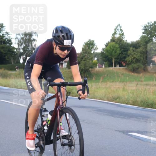 25.08.2024 - Elbe Triathlon Hamburg Fuchs,  Jonas http://msf.ph/oto/6838598 25.08.2024 08:53:30 Radfahren 121, 120 meine-sportfotos.de