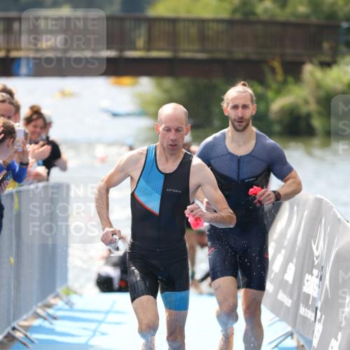25.08.2024 - Elbe Triathlon Hamburg H.Heesch http://msf.ph/oto/6838599 25.08.2024 14:05:16 Schwimmen 1, 2, 4, 8, 9, 13, 14, 22, 25 meine-sportfotos.de