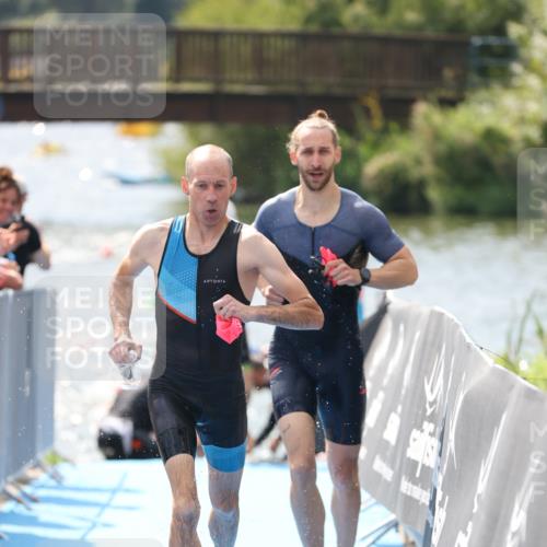 25.08.2024 - Elbe Triathlon Hamburg H.Heesch http://msf.ph/oto/6838612 25.08.2024 14:05:16 Schwimmen 1, 2, 4, 8, 9, 13, 14, 22, 25 meine-sportfotos.de