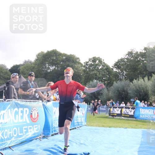 25.08.2024 - Elbe Triathlon Hamburg H.Heesch http://msf.ph/oto/6838632 25.08.2024 10:24:19 Ziel 66, 90 meine-sportfotos.de