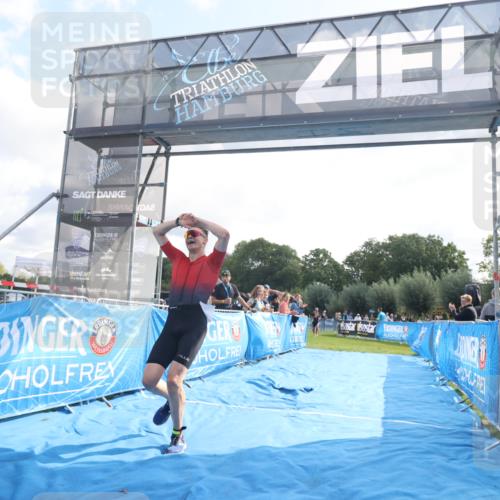 25.08.2024 - Elbe Triathlon Hamburg H.Heesch http://msf.ph/oto/6838659 25.08.2024 10:24:19 Ziel 66, 90 meine-sportfotos.de