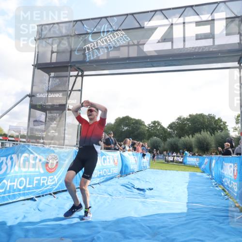 25.08.2024 - Elbe Triathlon Hamburg H.Heesch http://msf.ph/oto/6838668 25.08.2024 10:24:19 Ziel 66, 90 meine-sportfotos.de