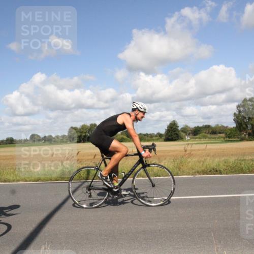25.08.2024 - Elbe Triathlon Hamburg Fuchs,  Jonas http://msf.ph/oto/6838677 25.08.2024 10:54:20 Radfahren 1576, 608, 673, 795, 1596, 1609, 1529 meine-sportfotos.de