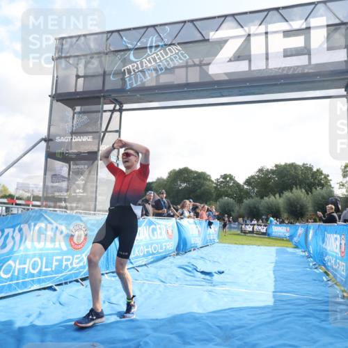 25.08.2024 - Elbe Triathlon Hamburg H.Heesch http://msf.ph/oto/6838678 25.08.2024 10:24:19 Ziel 66, 90 meine-sportfotos.de