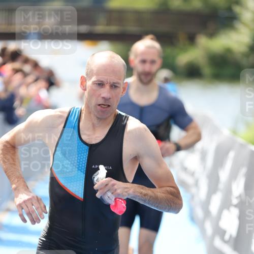 25.08.2024 - Elbe Triathlon Hamburg H.Heesch http://msf.ph/oto/6838682 25.08.2024 14:05:18 Schwimmen 1, 2, 4, 8, 9, 13, 14, 22, 25 meine-sportfotos.de