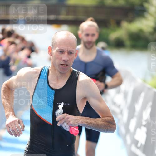 25.08.2024 - Elbe Triathlon Hamburg H.Heesch http://msf.ph/oto/6838686 25.08.2024 14:05:18 Schwimmen 1, 2, 4, 8, 9, 13, 14, 22, 25 meine-sportfotos.de