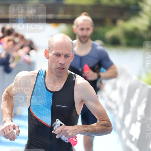 25.08.2024 - Elbe Triathlon Hamburg H.Heesch http://msf.ph/oto/6838692 25.08.2024 14:05:19 Schwimmen 1, 2, 4, 8, 9, 13, 14, 22, 25 meine-sportfotos.de