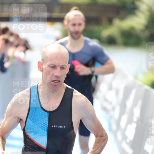 25.08.2024 - Elbe Triathlon Hamburg H.Heesch http://msf.ph/oto/6838703 25.08.2024 14:05:19 Schwimmen 1, 2, 4, 8, 9, 13, 14, 22, 25 meine-sportfotos.de