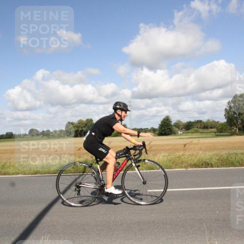 25.08.2024 - Elbe Triathlon Hamburg Fuchs,  Jonas http://msf.ph/oto/6838716 25.08.2024 10:54:35 Radfahren 1574, 1539, 1547, 1585, 1533, 1486, 1545 meine-sportfotos.de