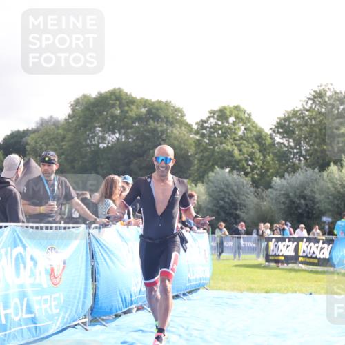 25.08.2024 - Elbe Triathlon Hamburg H.Heesch http://msf.ph/oto/6838738 25.08.2024 10:24:25 Ziel 66, 90 meine-sportfotos.de