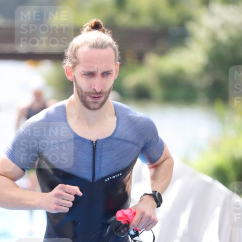25.08.2024 - Elbe Triathlon Hamburg H.Heesch http://msf.ph/oto/6838739 25.08.2024 14:05:20 Schwimmen 1, 2, 4, 8, 9, 13, 14, 22, 25 meine-sportfotos.de