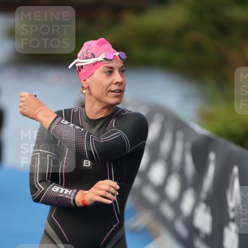 25.08.2024 - Elbe Triathlon Hamburg H.Heesch http://msf.ph/oto/6838743 25.08.2024 08:42:25 Schwimmen 164, 174 meine-sportfotos.de