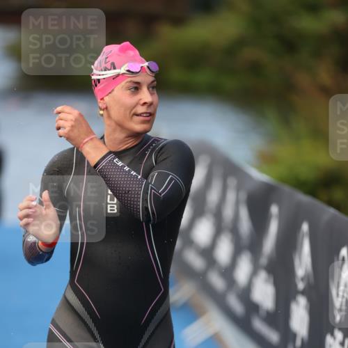 25.08.2024 - Elbe Triathlon Hamburg H.Heesch http://msf.ph/oto/6838758 25.08.2024 08:42:25 Schwimmen 164, 174 meine-sportfotos.de