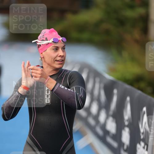 25.08.2024 - Elbe Triathlon Hamburg H.Heesch http://msf.ph/oto/6838770 25.08.2024 08:42:25 Schwimmen 164, 174 meine-sportfotos.de