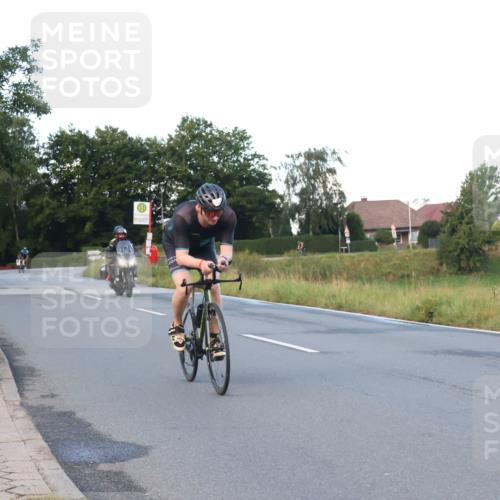 25.08.2024 - Elbe Triathlon Hamburg Fuchs,  Jonas http://msf.ph/oto/6838773 25.08.2024 08:53:48 Radfahren 161, 100, 169 meine-sportfotos.de