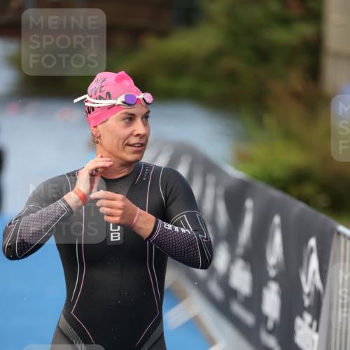 25.08.2024 - Elbe Triathlon Hamburg H.Heesch http://msf.ph/oto/6838783 25.08.2024 08:42:25 Schwimmen 164, 174 meine-sportfotos.de