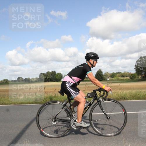 25.08.2024 - Elbe Triathlon Hamburg Fuchs,  Jonas http://msf.ph/oto/6838801 25.08.2024 10:55:08 Radfahren 1590, 1595, 456, 1478 meine-sportfotos.de