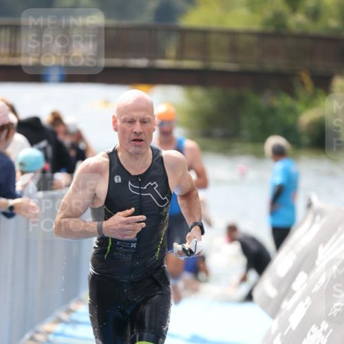 25.08.2024 - Elbe Triathlon Hamburg H.Heesch http://msf.ph/oto/6838804 25.08.2024 14:05:23 Schwimmen 1, 2, 4, 8, 9, 13, 14, 22, 25 meine-sportfotos.de
