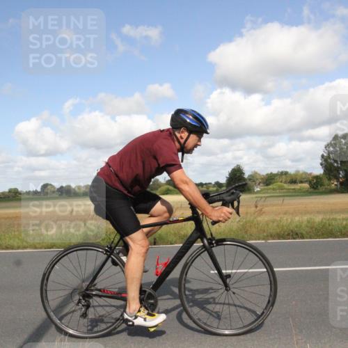 25.08.2024 - Elbe Triathlon Hamburg Fuchs,  Jonas http://msf.ph/oto/6838807 25.08.2024 10:55:09 Radfahren 1590, 1595, 456, 1478 meine-sportfotos.de