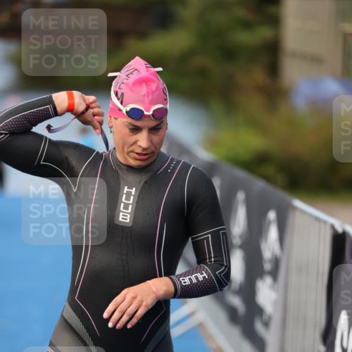 25.08.2024 - Elbe Triathlon Hamburg H.Heesch http://msf.ph/oto/6838825 25.08.2024 08:42:26 Schwimmen 164, 174 meine-sportfotos.de