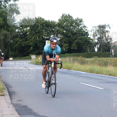 25.08.2024 - Elbe Triathlon Hamburg Fuchs,  Jonas http://msf.ph/oto/6838857 25.08.2024 08:53:54 Radfahren 100, 169, 197, 188 meine-sportfotos.de
