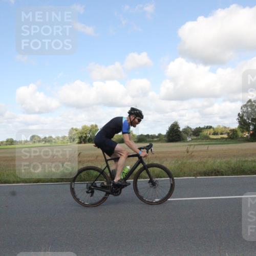 25.08.2024 - Elbe Triathlon Hamburg Fuchs,  Jonas http://msf.ph/oto/6838861 25.08.2024 10:55:39 Radfahren 1509, 771, 1523, 675, 1472 meine-sportfotos.de