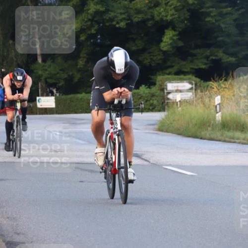 25.08.2024 - Elbe Triathlon Hamburg Fuchs,  Jonas http://msf.ph/oto/6838867 25.08.2024 08:53:56 Radfahren 100, 169, 197, 188 meine-sportfotos.de