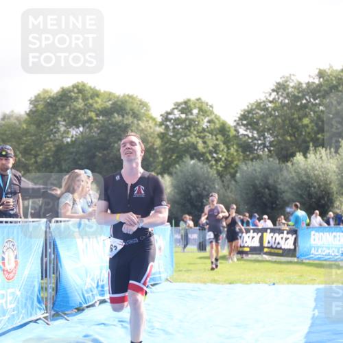 25.08.2024 - Elbe Triathlon Hamburg H.Heesch http://msf.ph/oto/6838874 25.08.2024 10:24:48 Ziel 63, 92 meine-sportfotos.de