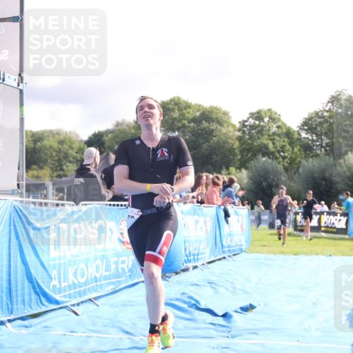 25.08.2024 - Elbe Triathlon Hamburg H.Heesch http://msf.ph/oto/6838885 25.08.2024 10:24:48 Ziel 63, 92 meine-sportfotos.de