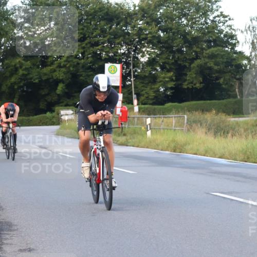 25.08.2024 - Elbe Triathlon Hamburg Fuchs,  Jonas http://msf.ph/oto/6838901 25.08.2024 08:53:57 Radfahren 100, 169, 197, 188 meine-sportfotos.de