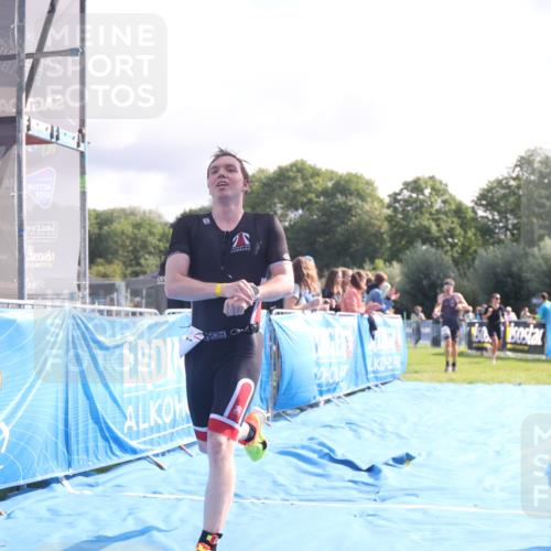 25.08.2024 - Elbe Triathlon Hamburg H.Heesch http://msf.ph/oto/6838909 25.08.2024 10:24:48 Ziel 63, 92 meine-sportfotos.de