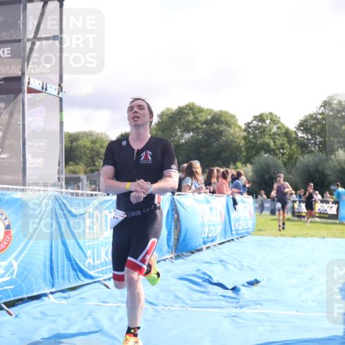 25.08.2024 - Elbe Triathlon Hamburg H.Heesch http://msf.ph/oto/6838915 25.08.2024 10:24:48 Ziel 63, 92 meine-sportfotos.de