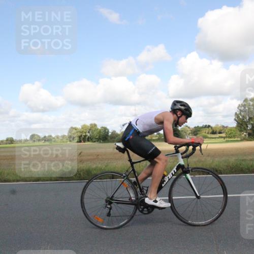 25.08.2024 - Elbe Triathlon Hamburg Fuchs,  Jonas http://msf.ph/oto/6838922 25.08.2024 10:56:03 Radfahren 1561, 1718 meine-sportfotos.de