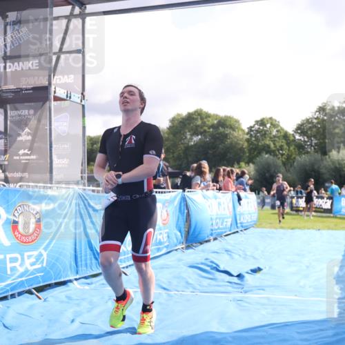 25.08.2024 - Elbe Triathlon Hamburg H.Heesch http://msf.ph/oto/6838923 25.08.2024 10:24:49 Ziel 63, 92 meine-sportfotos.de