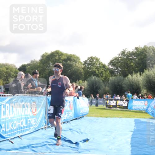 25.08.2024 - Elbe Triathlon Hamburg H.Heesch http://msf.ph/oto/6838937 25.08.2024 10:24:53 Ziel 63, 92 meine-sportfotos.de
