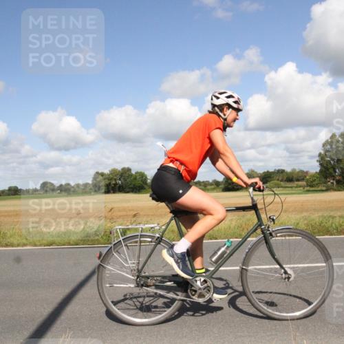 25.08.2024 - Elbe Triathlon Hamburg Fuchs,  Jonas http://msf.ph/oto/6838989 25.08.2024 10:56:34 Radfahren 1485, 460, 1513 meine-sportfotos.de