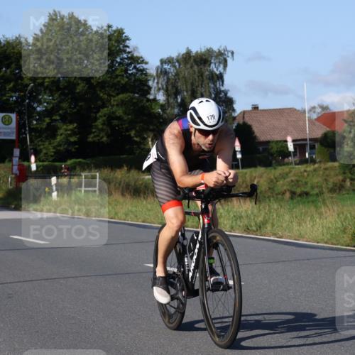 25.08.2024 - Elbe Triathlon Hamburg Fuchs,  Jonas http://msf.ph/oto/6839007 25.08.2024 09:35:46 Radfahren 427, 179, 294 meine-sportfotos.de